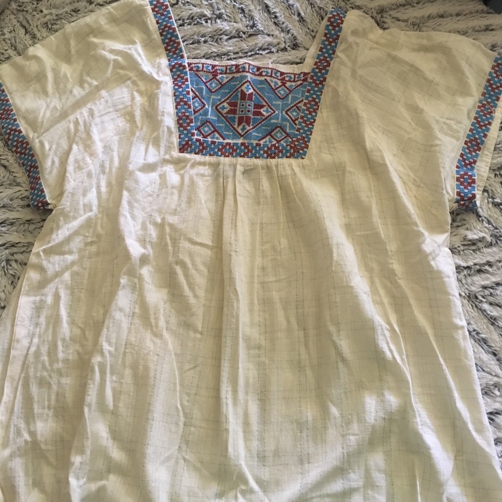Tribal top